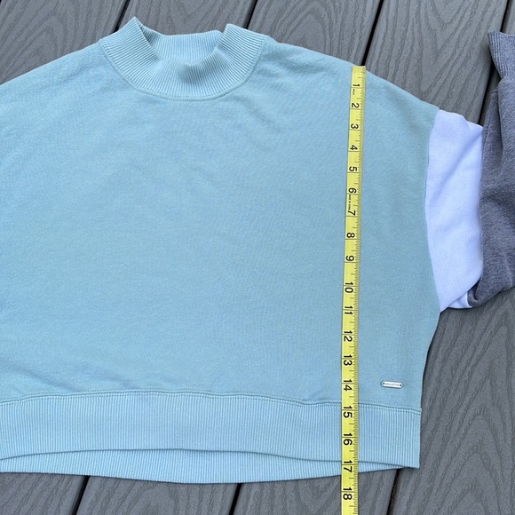 Hollister Cropped Sweatshirt, Women Small - Picture 4 of 8